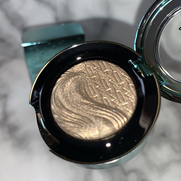 SEA WORSHIP Alluring Aquatic Extra Dimension Eyeshadow Collection MAC - Picture 5 of 16